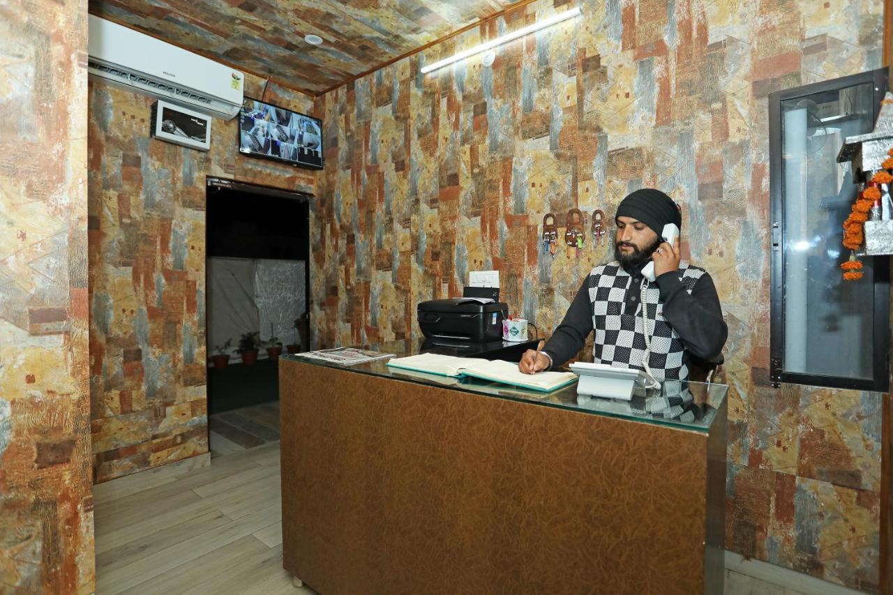 Hotel Saptrishi リシケーシュ エクステリア 写真